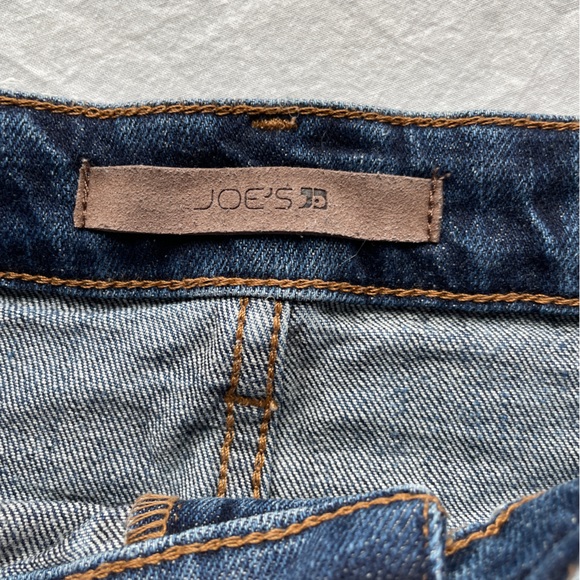 Joe's the ozzie 4 inch cut off shorts, size 24 - Picture 3 of 5